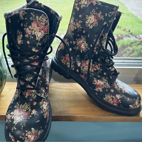 Black Floral Combat Boots - Picture 2 of 3